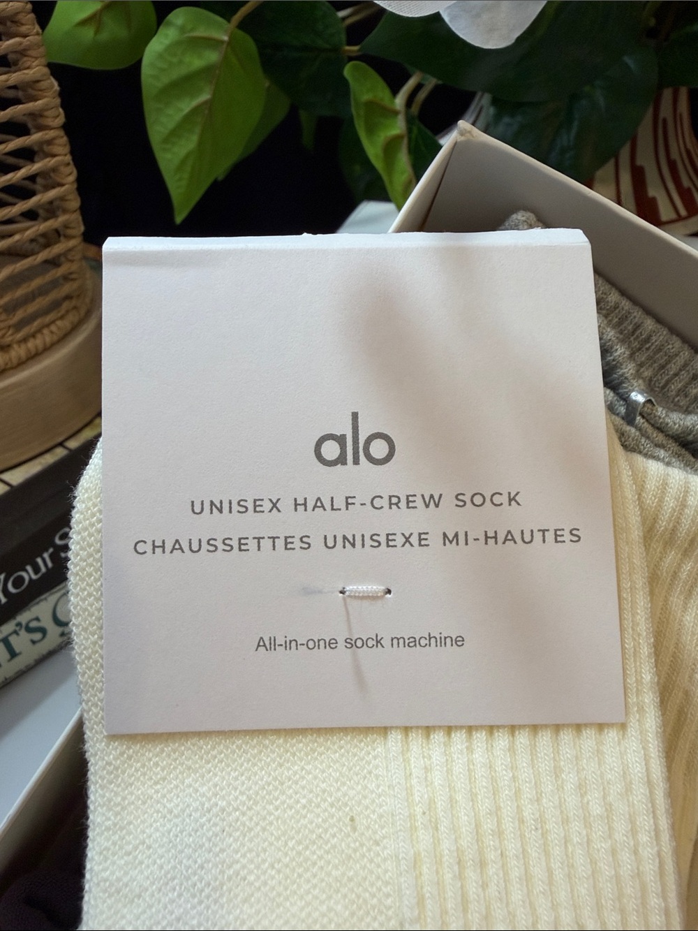 ALO Yoga 3-Pack Crew Socks in cream, Gray, Lavender - Picture 9 of 13